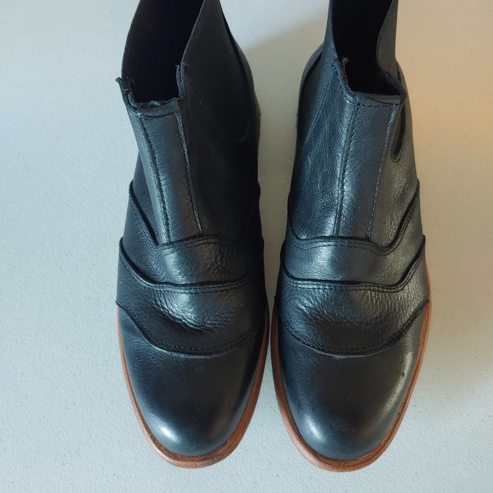 Chelsea Bootie "NEW" - Picture 2 of 13
